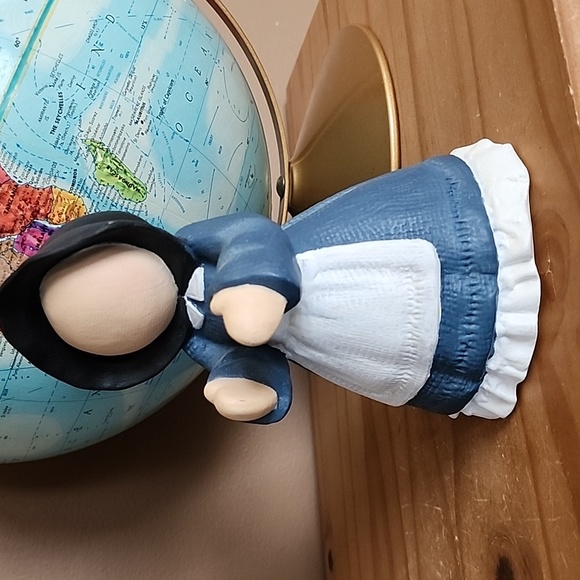 Vintage handpainted ceramic figurines mother with baby and daughter - Picture 3 of 13